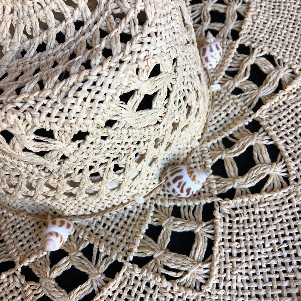 Straw Hat with Shells - Picture 5 of 11